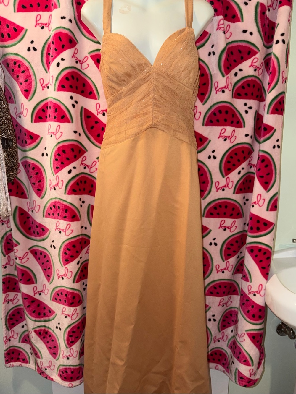 ✨ Vintage Onyx Nite Sparkly Prom Dress with Sweetheart Neck